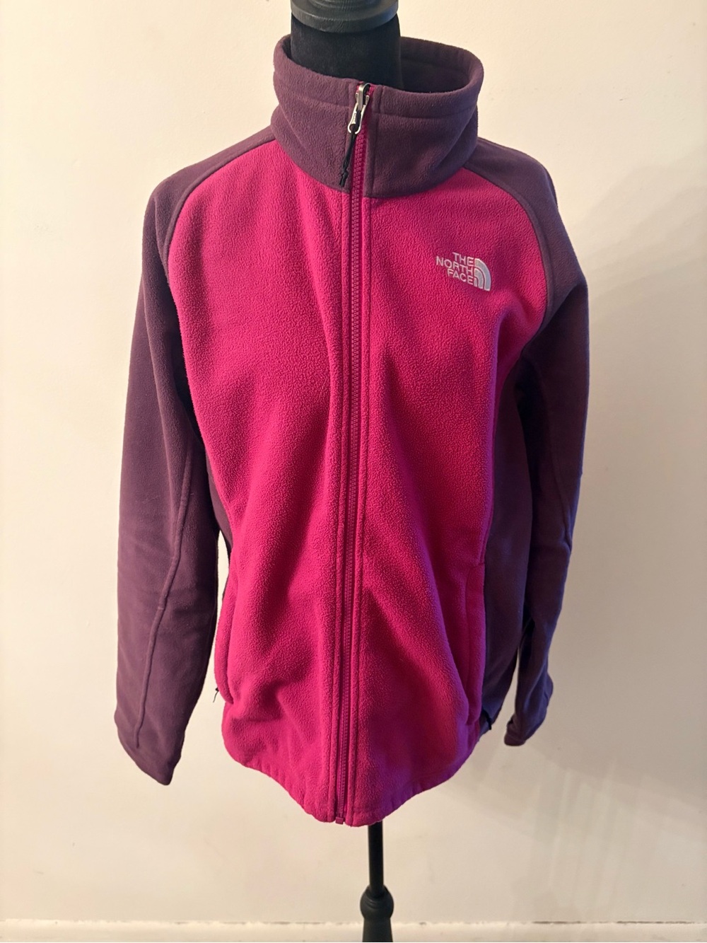 The North Face Fuchsia and Plum Full-Zip Fleece Jacket Old Money Cozy Preppy